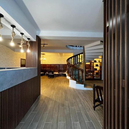 La Conac Hotel Nufaru Bagian luar foto