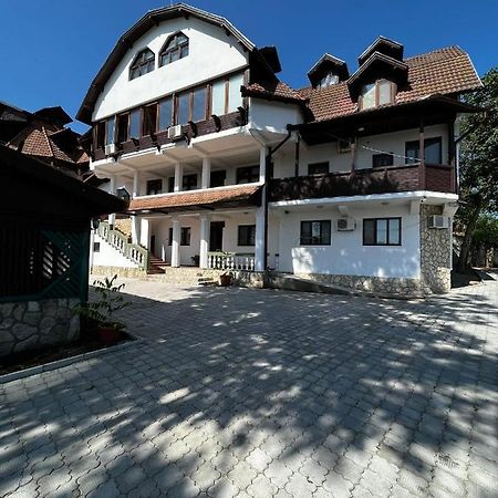 La Conac Hotel Nufaru Bagian luar foto