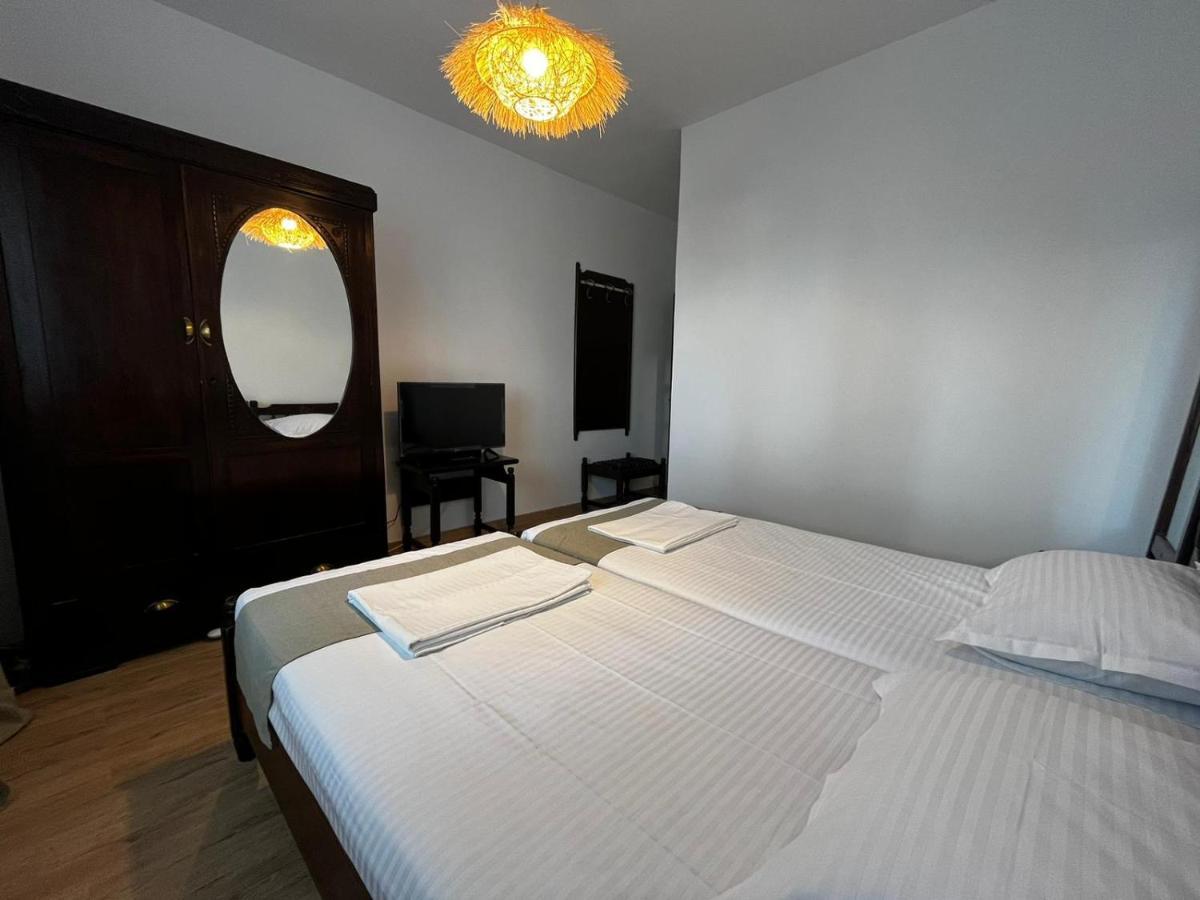 La Conac Hotel Nufaru Bagian luar foto