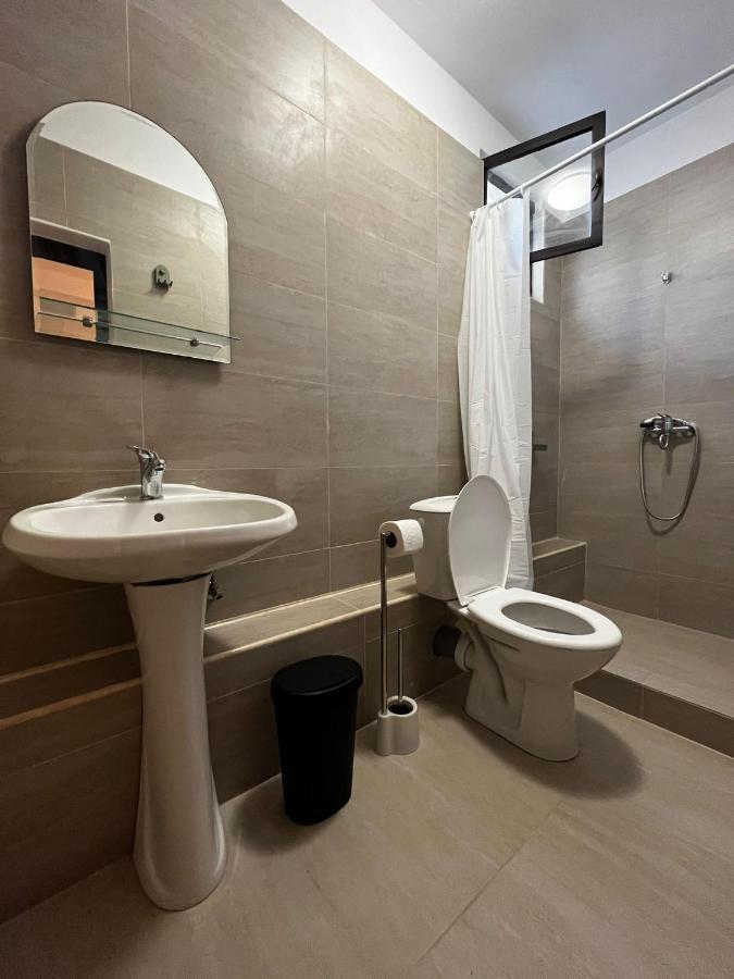 La Conac Hotel Nufaru Bagian luar foto
