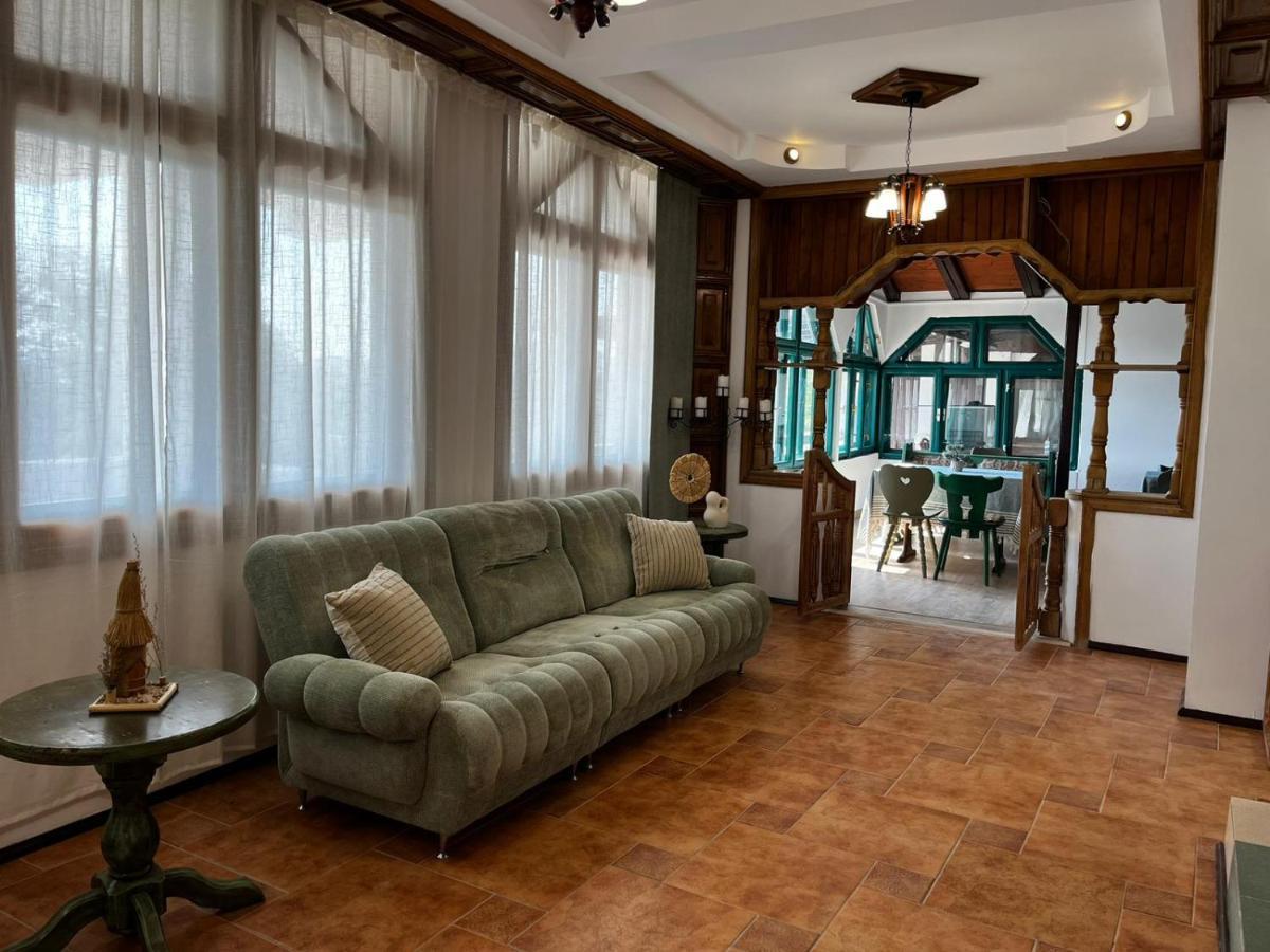 La Conac Hotel Nufaru Bagian luar foto