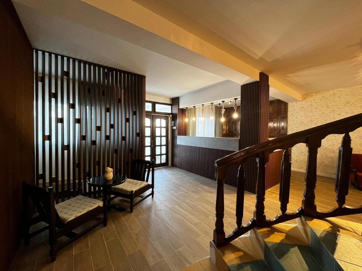 La Conac Hotel Nufaru Bagian luar foto